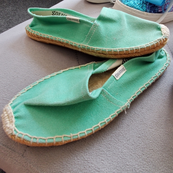 Shoes. Girls size 1. (3 pair) - Picture 2 of 5